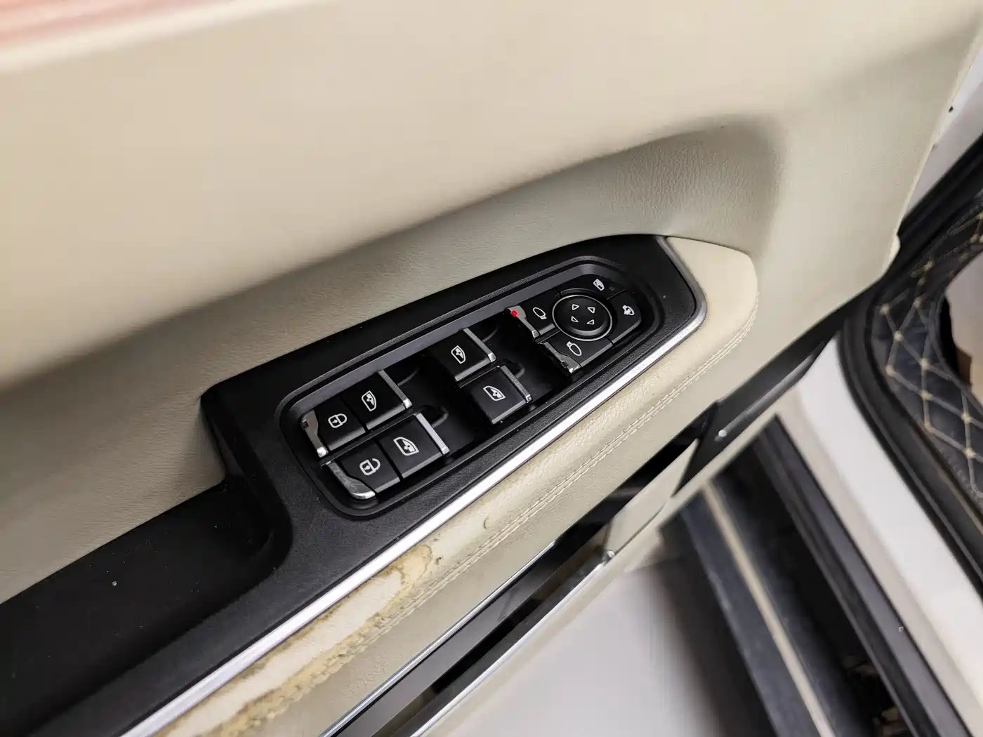 ZOTYE T700