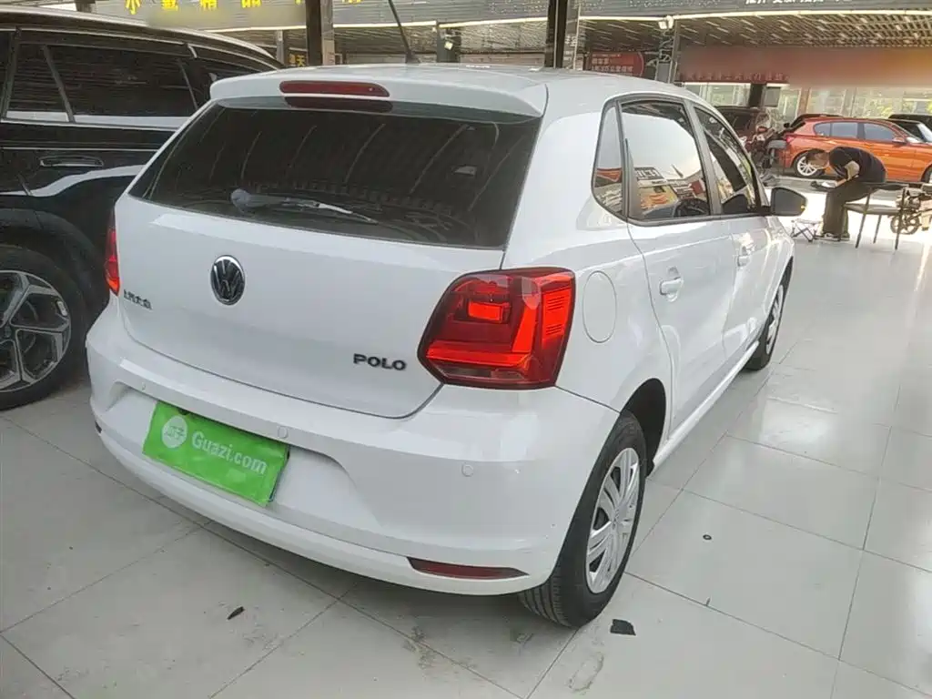 Volkswagen Polo 2016 1.4L Automatic Trend фото 7