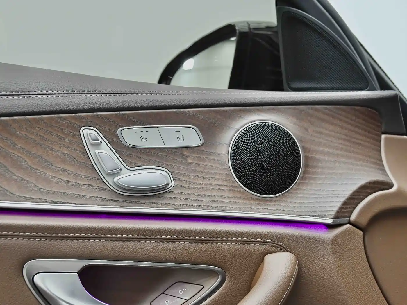 Mercedes-Benz E-Class 2022 E 300 L Fashion фото 29