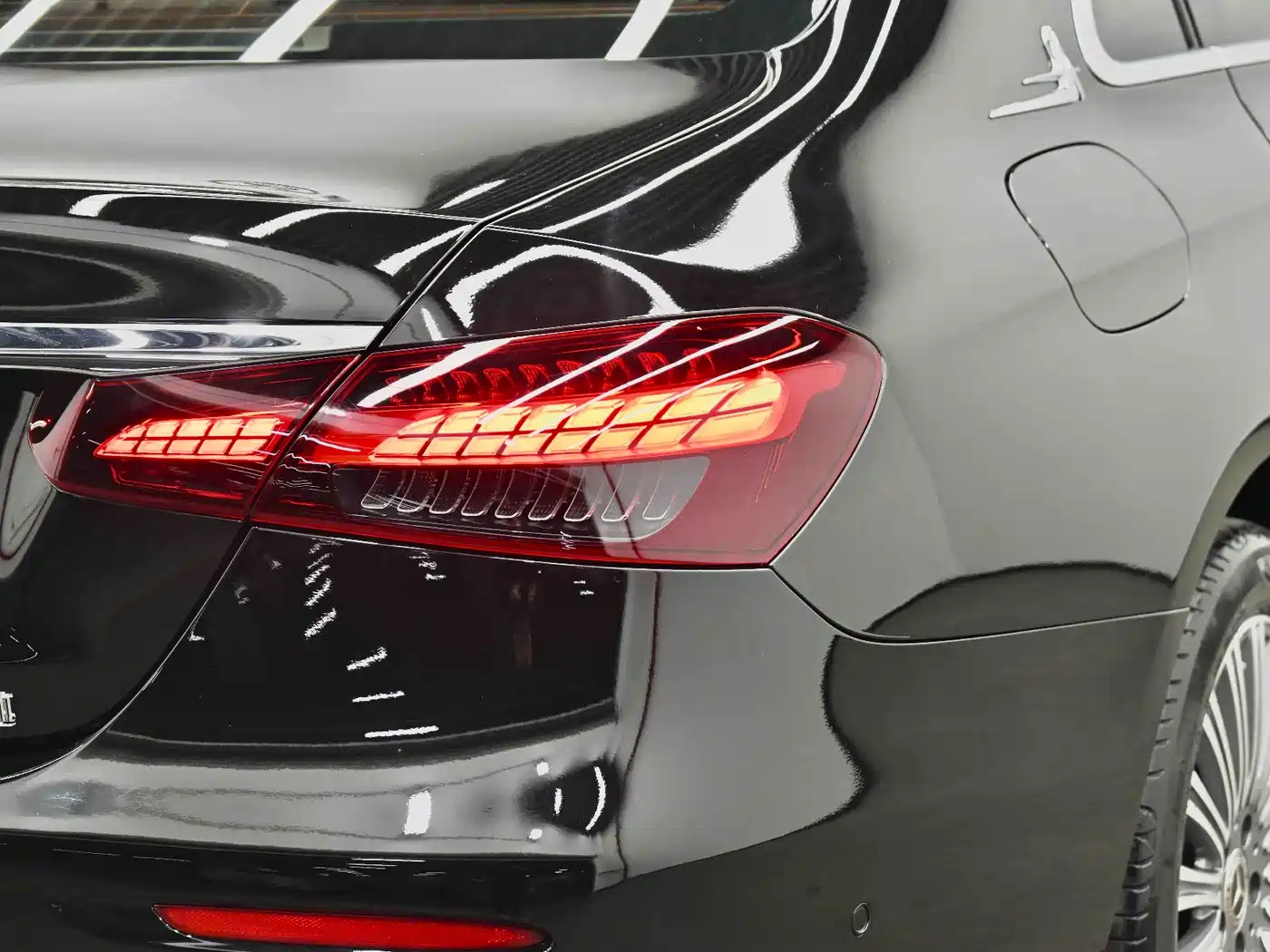 Mercedes-Benz E-Class 2022 E 300 L Fashion фото 33