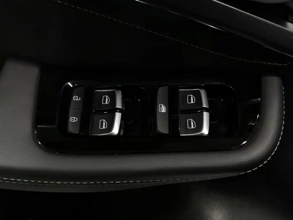 Фото 9 - Jetour X70