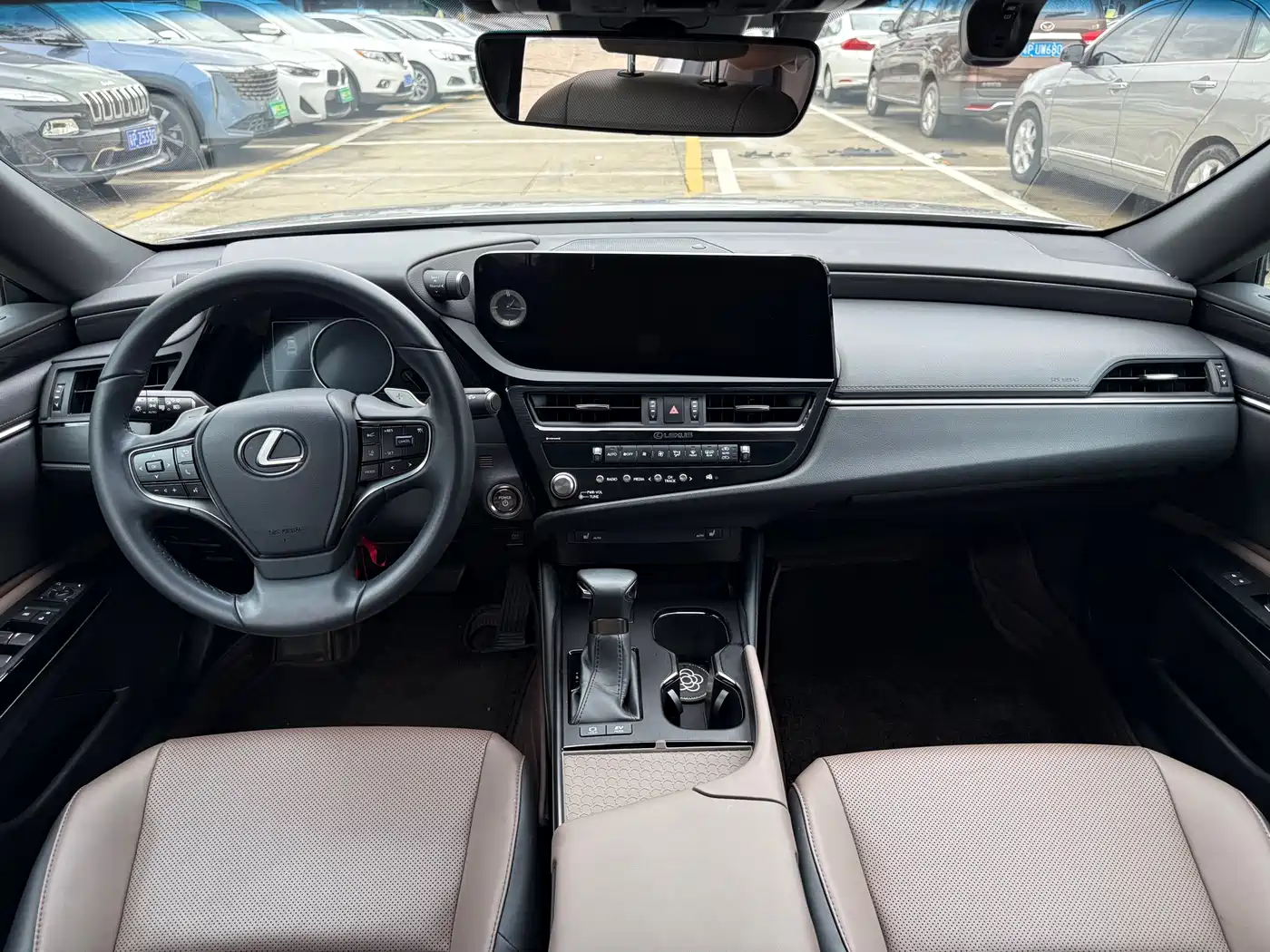 Lexus ES 2022 300h Excellence Edition фото 6
