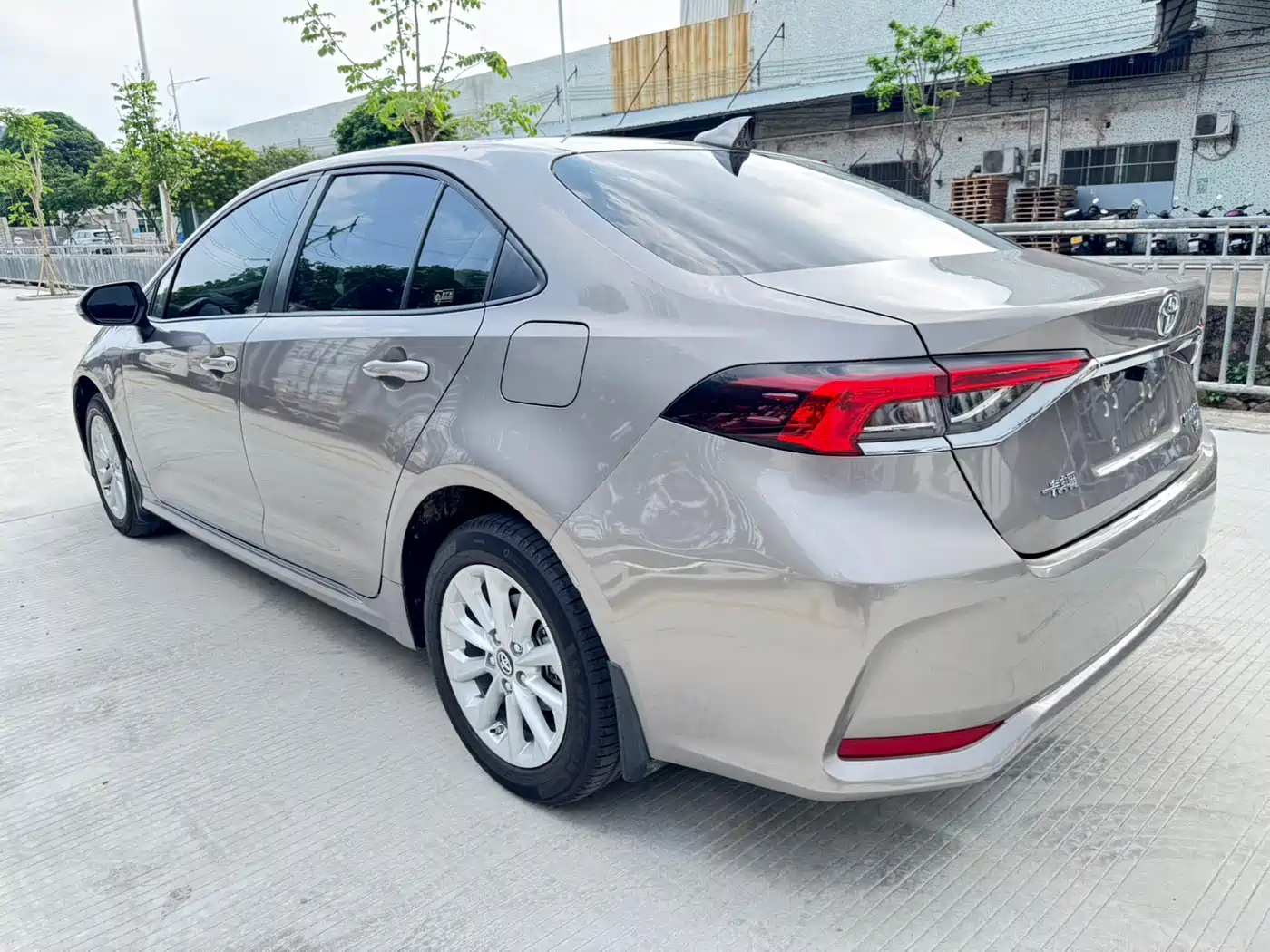 Toyota Corolla 2021 1.2T S-CVT Elite PLUS Edition фото 6