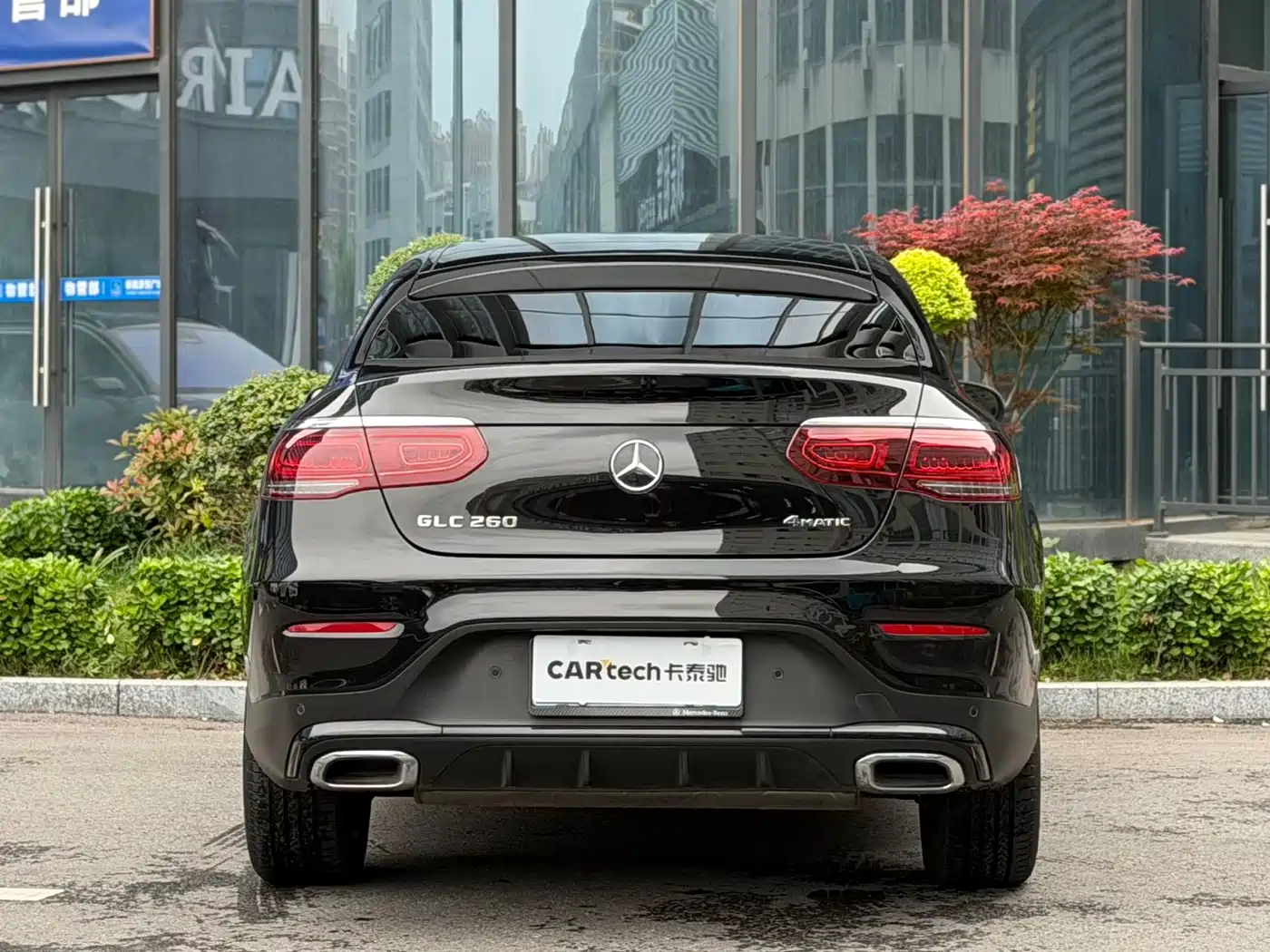 Mercedes-Benz GLC Coupe 2023 Model GLC 260 4MATIC Coupe SUV фото 4