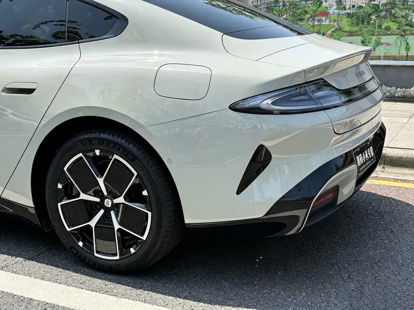 Xiaomi Auto Xiaomi SU7 2024 RWD Standard Founder's Edition фото 4