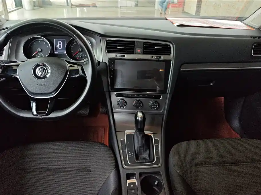 Volkswagen Golf 2016 1.6L Automatic Comfort фото 12