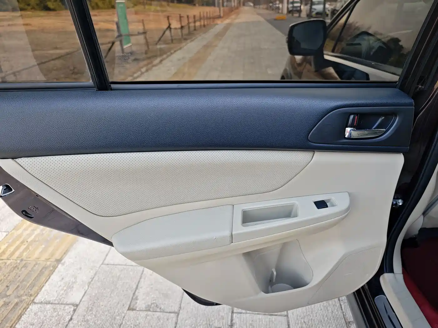 Subaru XV 2012 2.0i Luxury Edition фото 13