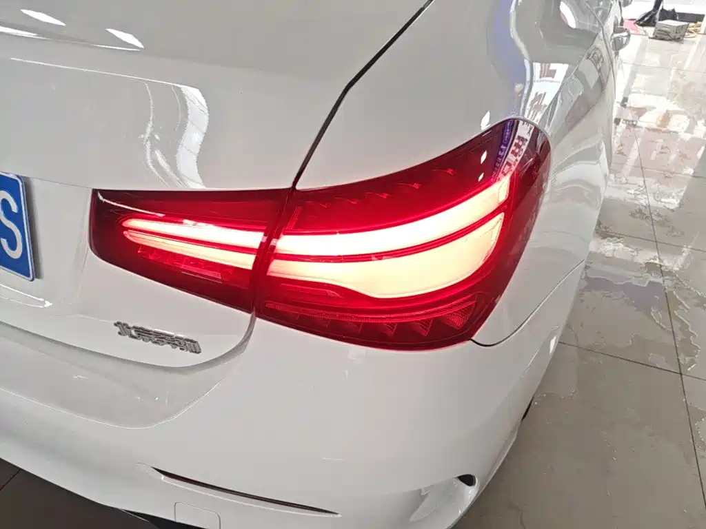صورة 8 - Mercedes-Benz A-Class