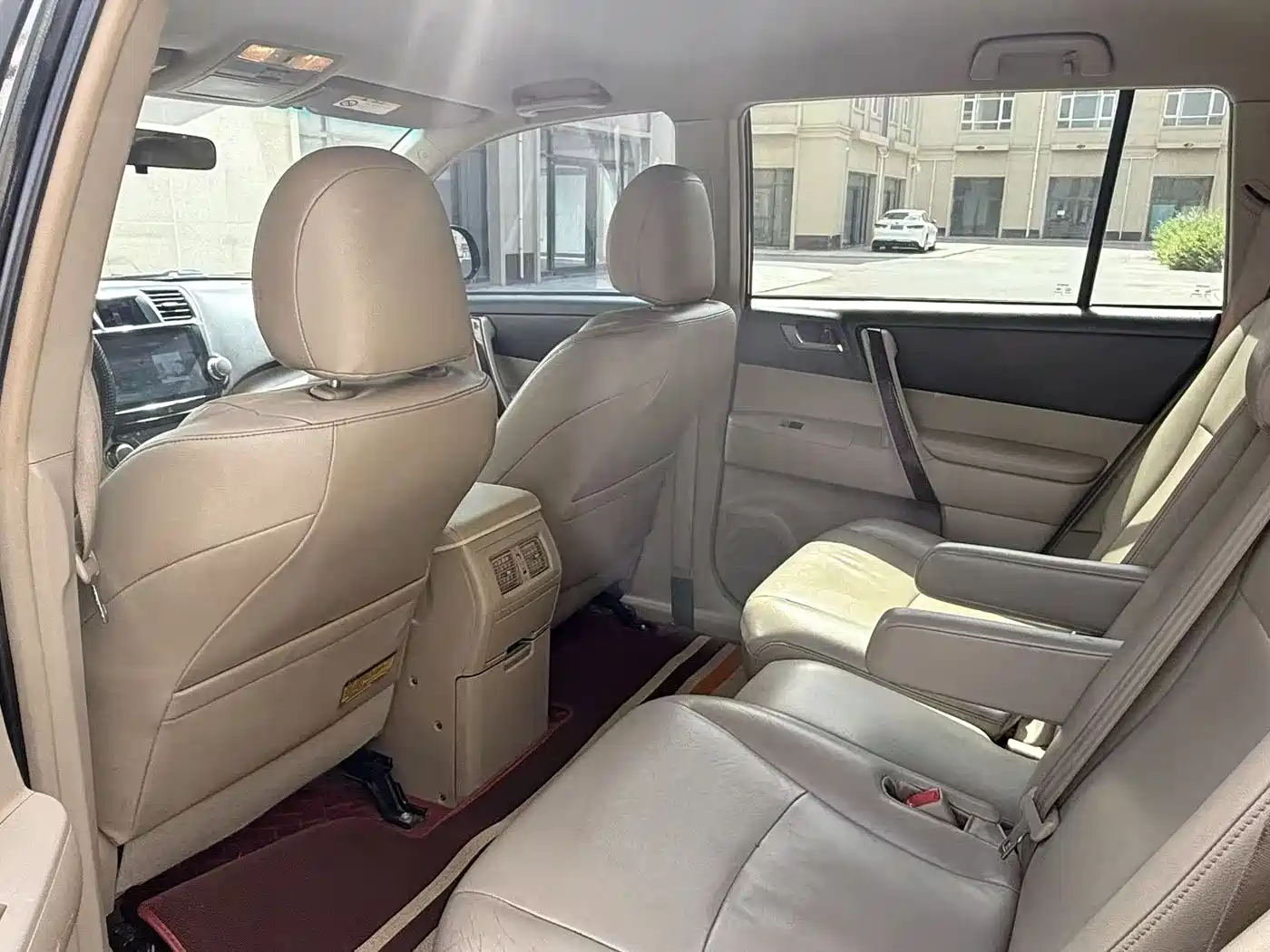 Toyota Highlander 2013 2.7L 2WD 5-seater Purple Gold Edition фото 5