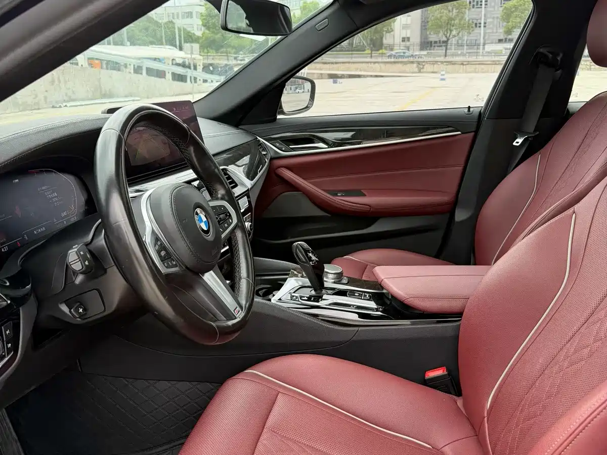 صورة 4 - BMW 5 Series