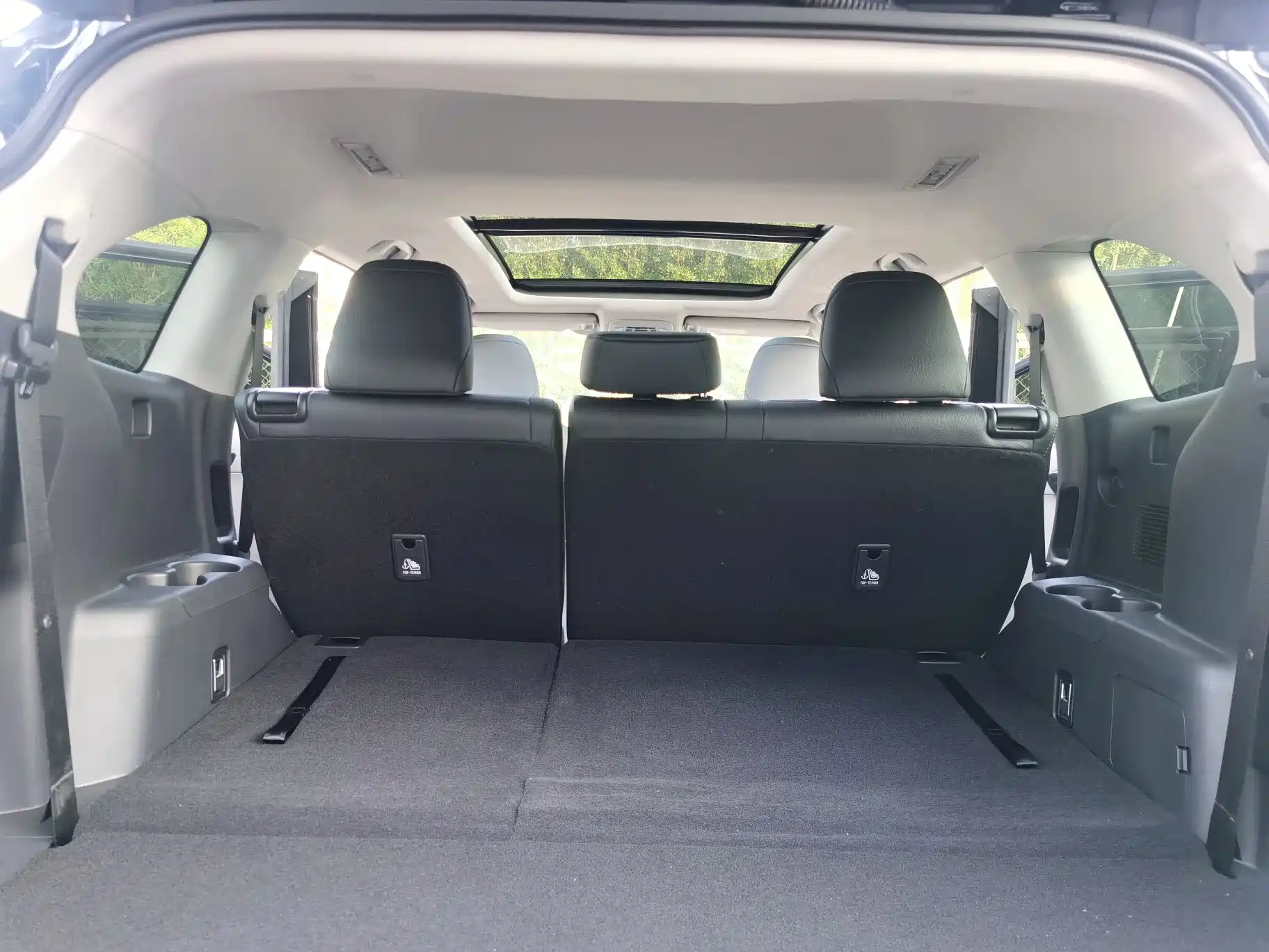 Photo 14 - Toyota Highlander