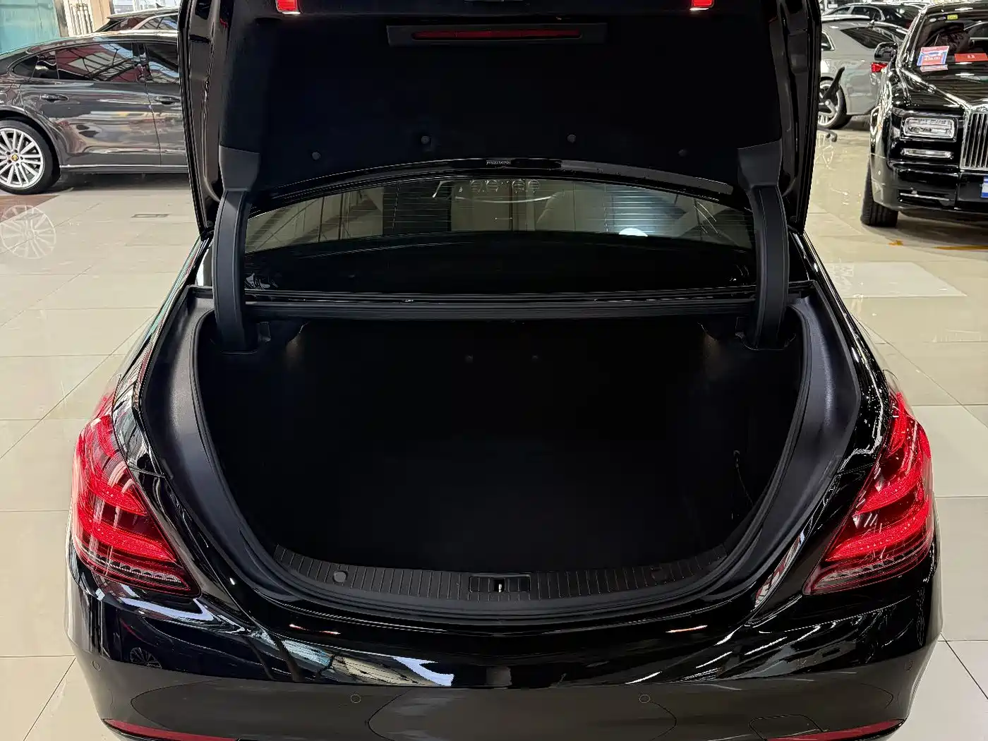 Mercedes-Benz S-Class 2020 S 350 L Business Edition Collector's Version фото 22