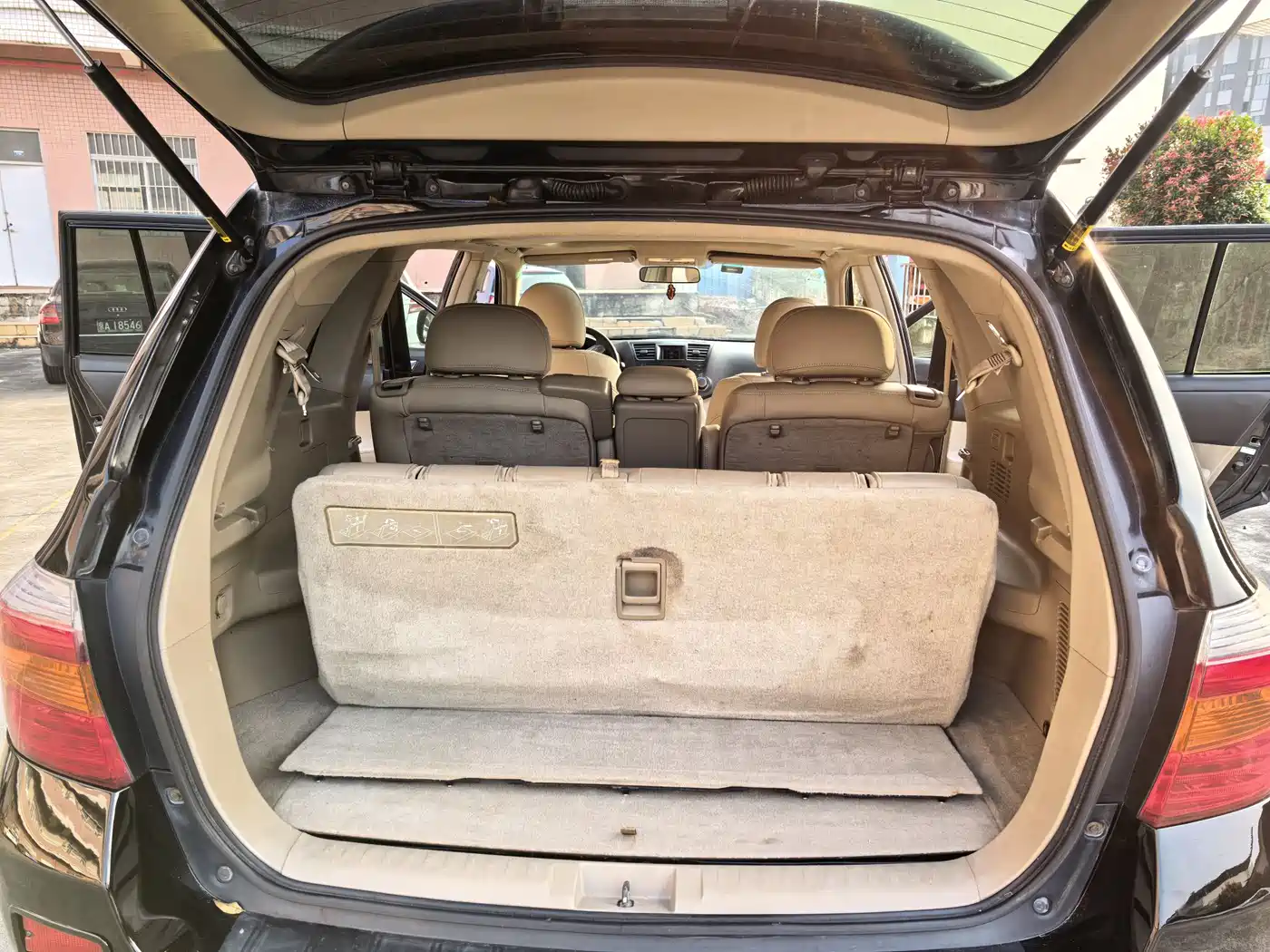 Toyota Highlander 2011 2.7L 2WD 7-seat Luxury фото 12