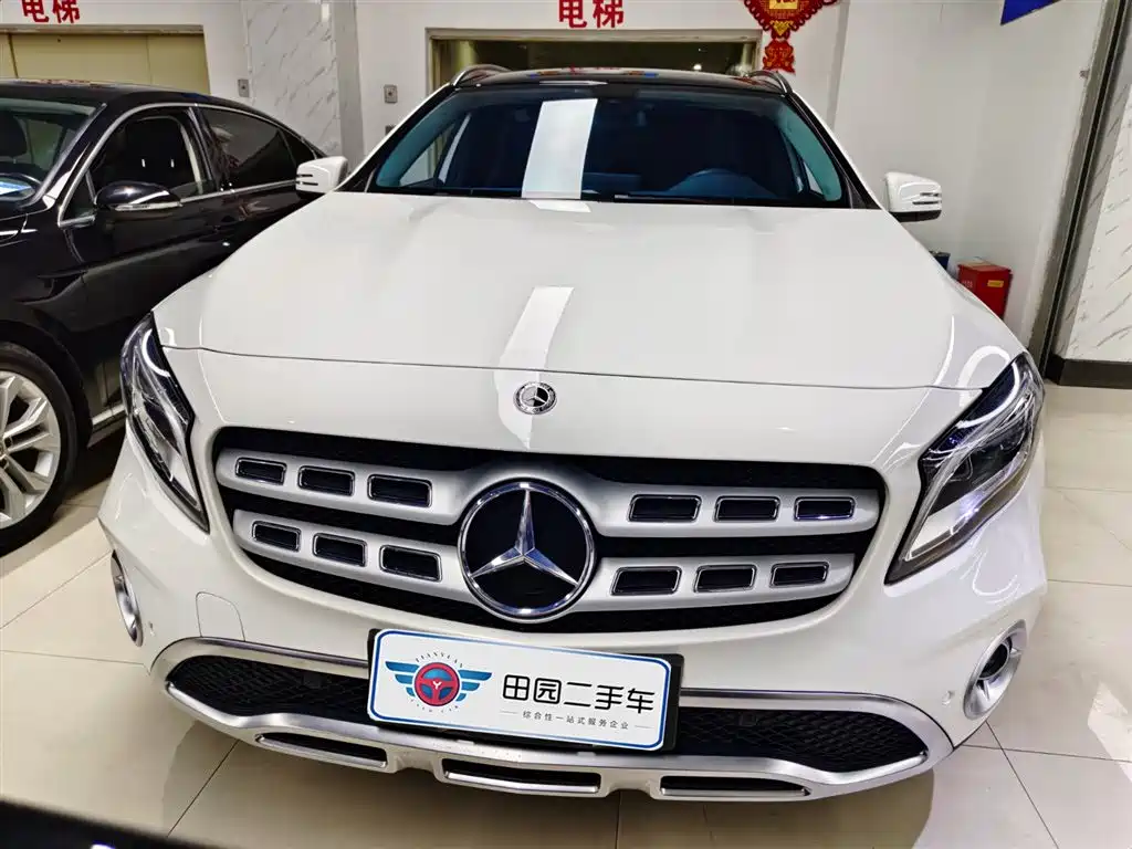 Mercedes-Benz GLA 2017 GLA 220 4MATIC Fashion фото 2