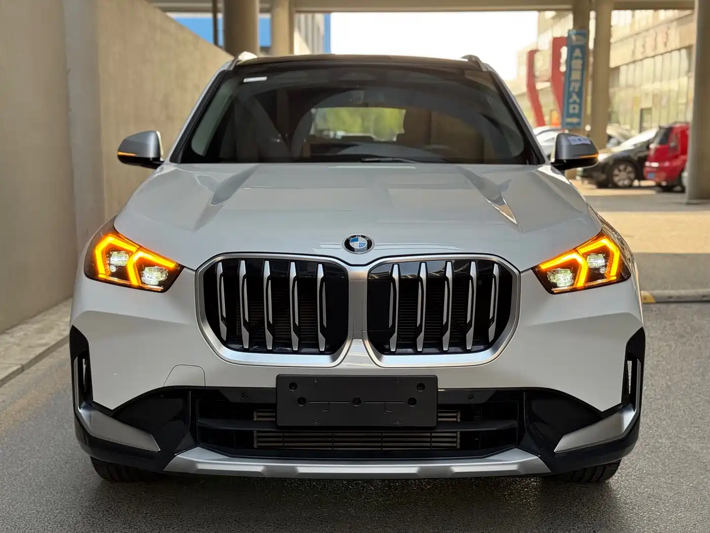BMW X1 2023 sDrive20Li X Design Package фото 2