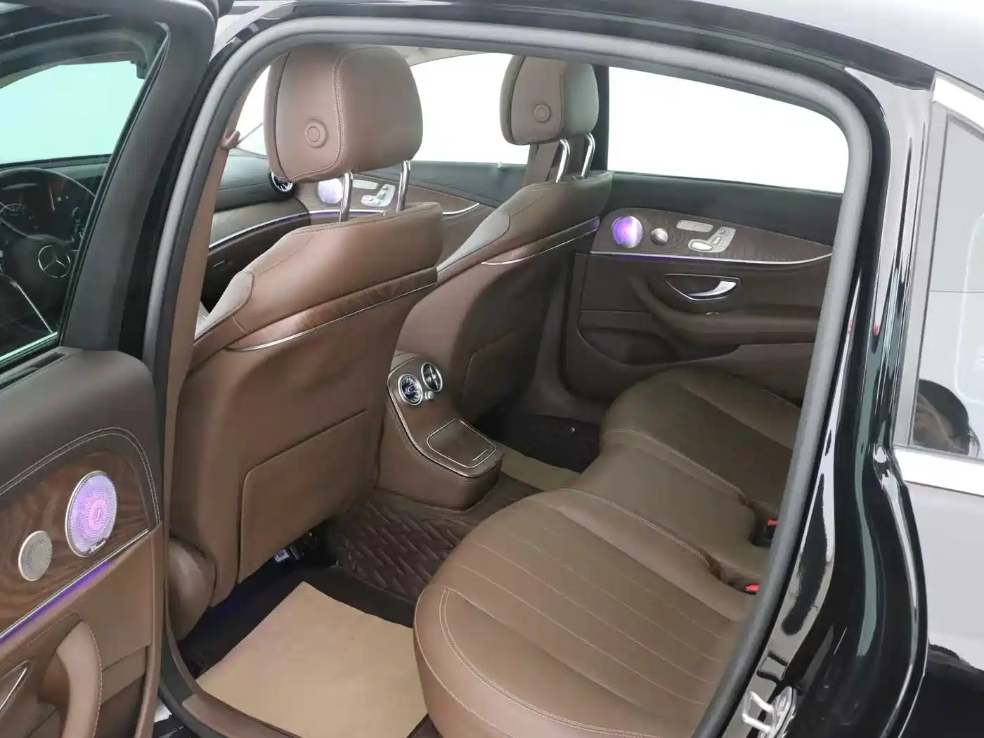 Mercedes-Benz E-Class 2023 Facelift E 300 L Luxury фото 6