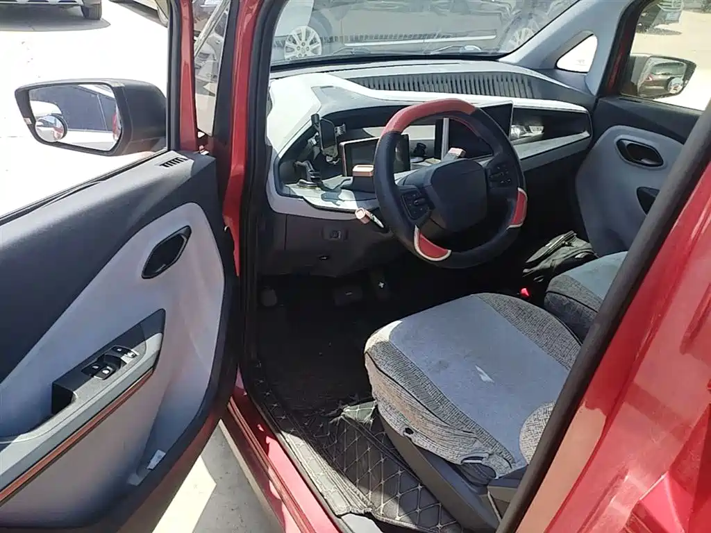 BAOJUN E200