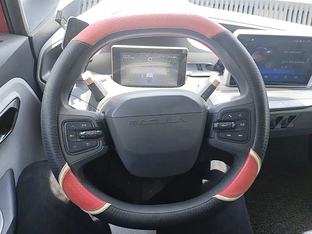 BAOJUN E200