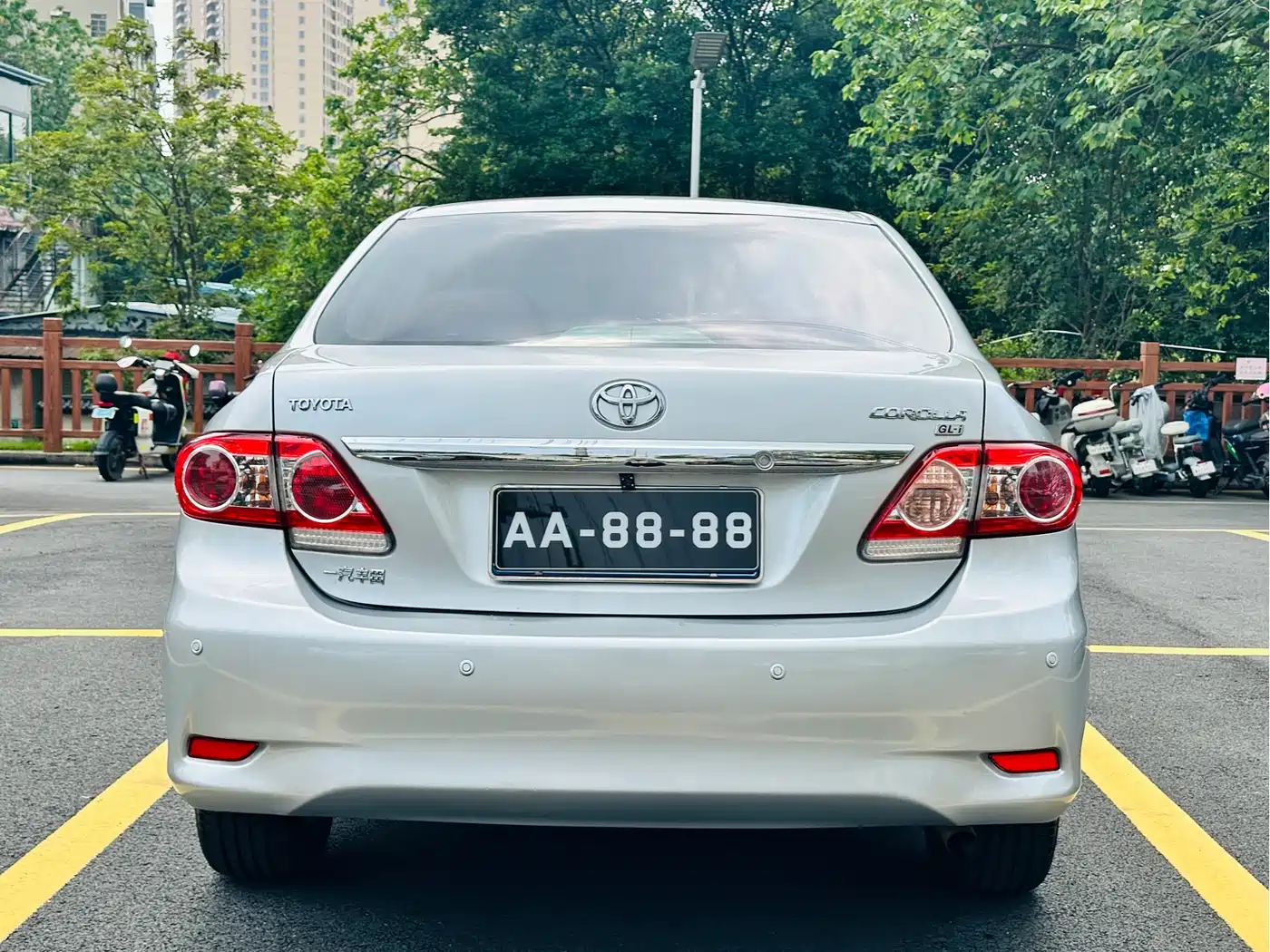 Toyota Corolla 2011 1.8L CVT GL-i Commemorative Edition фото 11