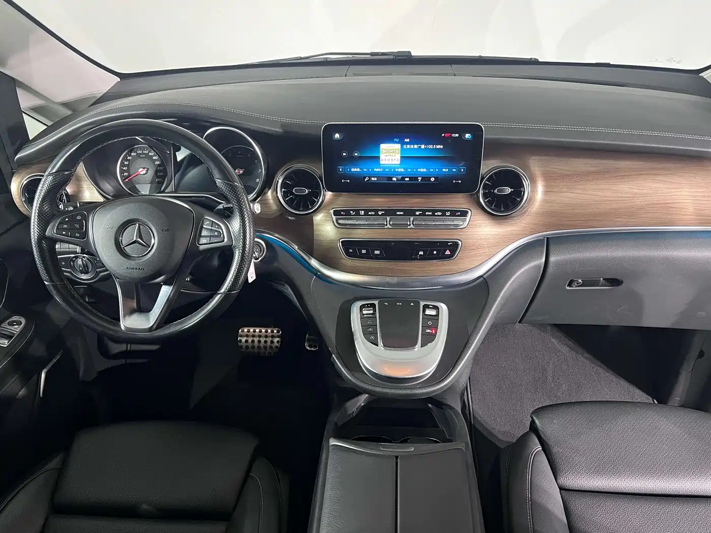 Mercedes-Benz V-Class 2022 V 260 Prestige Edition фото 7
