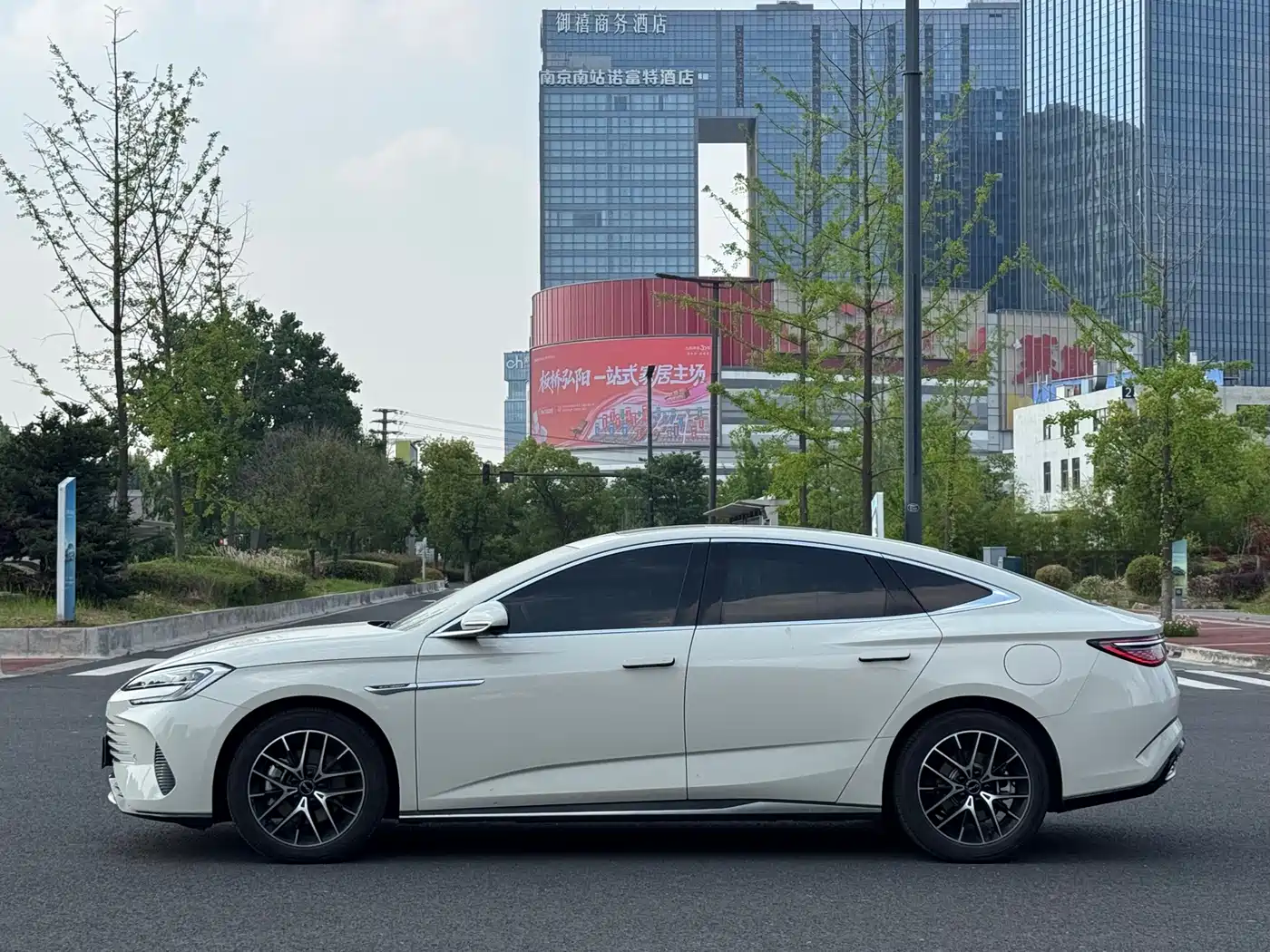 BYD Seal 07 DM-i 2025 DM-i 1.5L 125km Premium фото 14