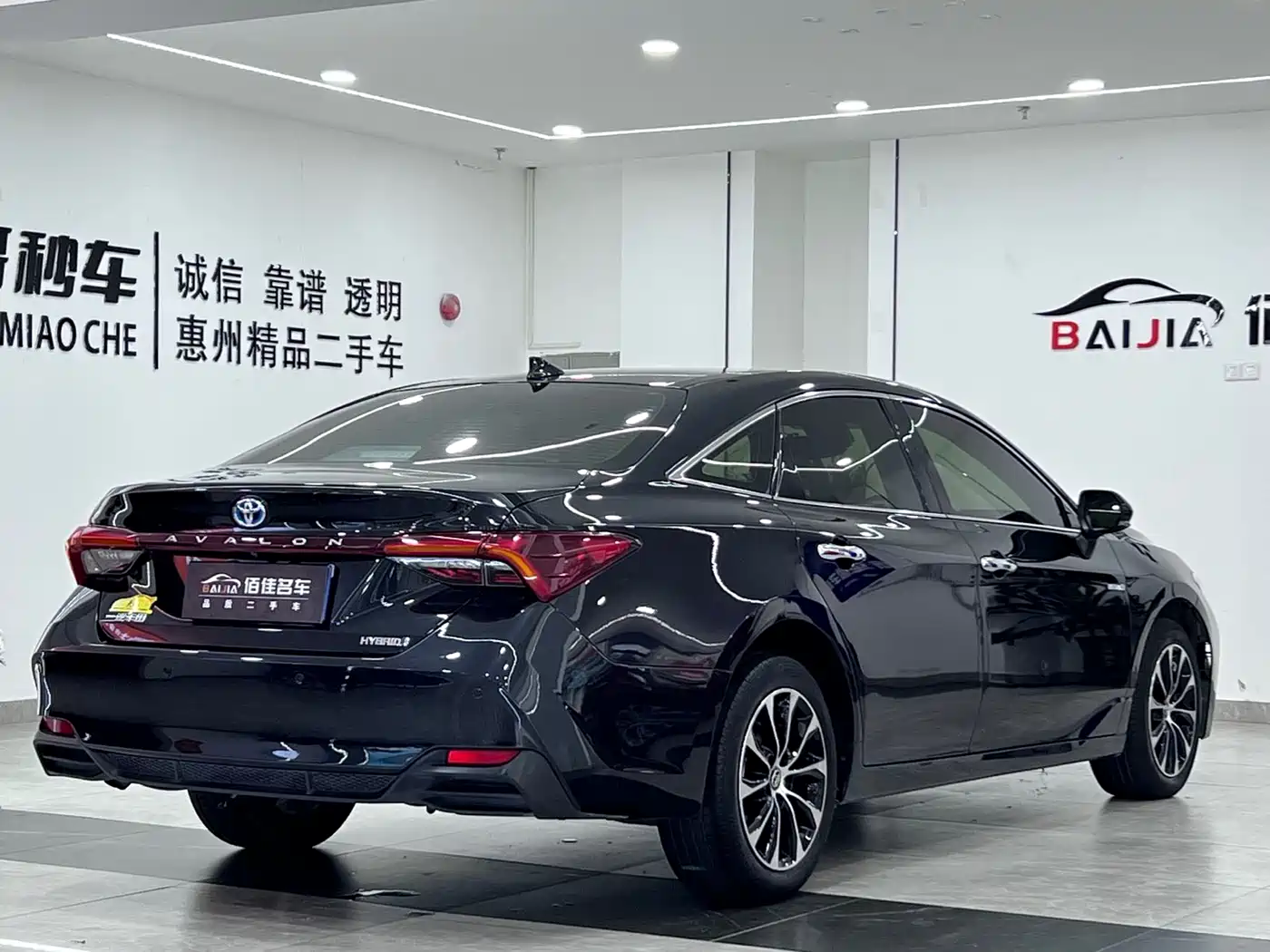 Toyota Avalon 2023 Hybrid 2.5L Luxury Edition фото 5