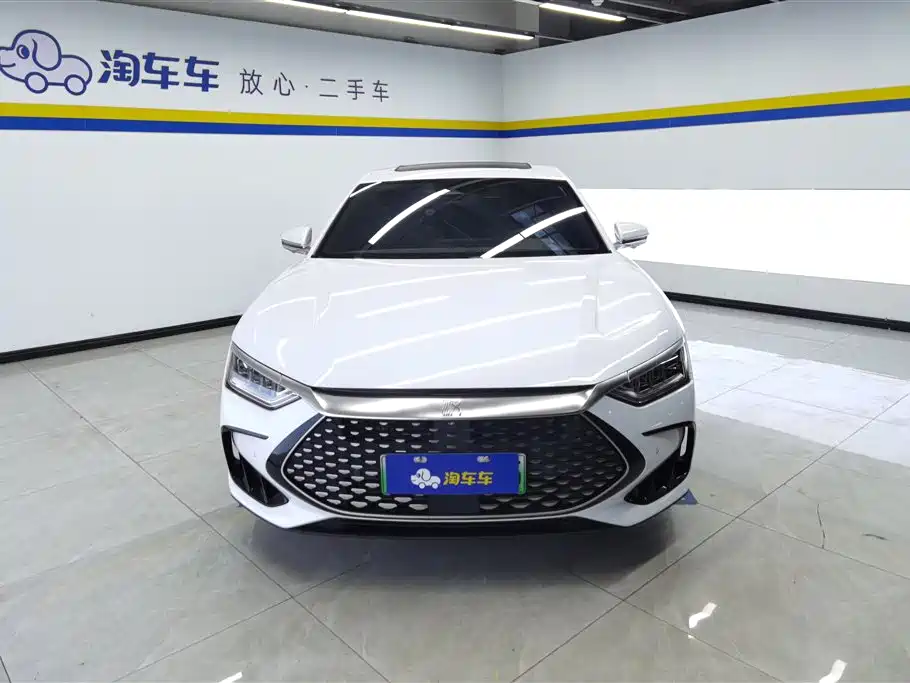 BYD Han 2022 DM-i 121KM Prestige фото 2