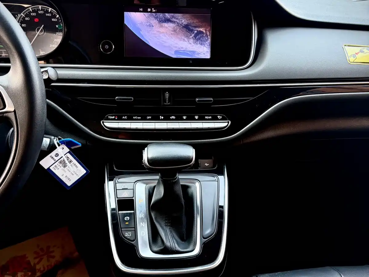 GAC Trumpchi Trumpchi M6 2021 270T DCT Elite Edition (7-Seater) фото 24