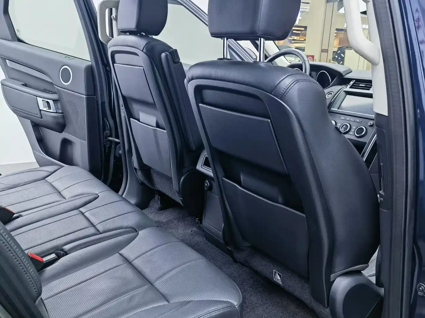 Land Rover Discovery 2019 3.0 SC V6 SE фото 13