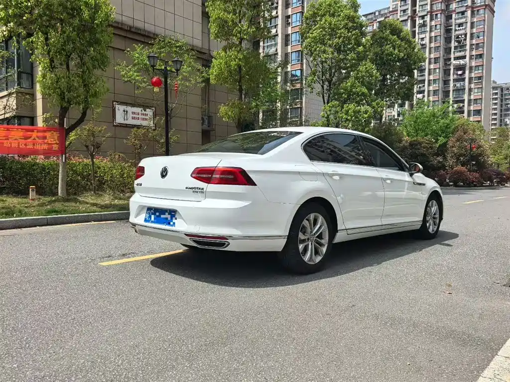 Volkswagen Magotan 2018 Facelift 330TSI DSG Luxury фото 9