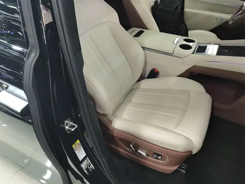 BYD Xia 2025 DM-i 1.5T 180km Surpass Edition фото 20