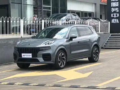 Lynk & Co 09