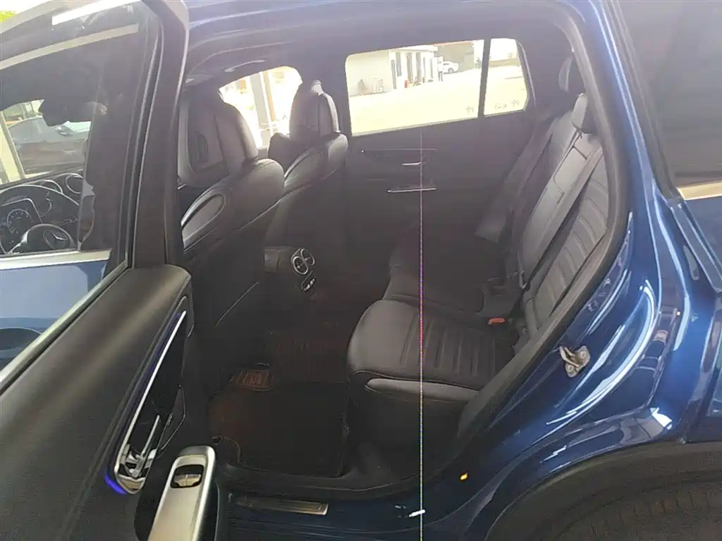 Mercedes-Benz GLC 2023 Facelift GLC 260 L 4MATIC Sport 5-Seater фото 17