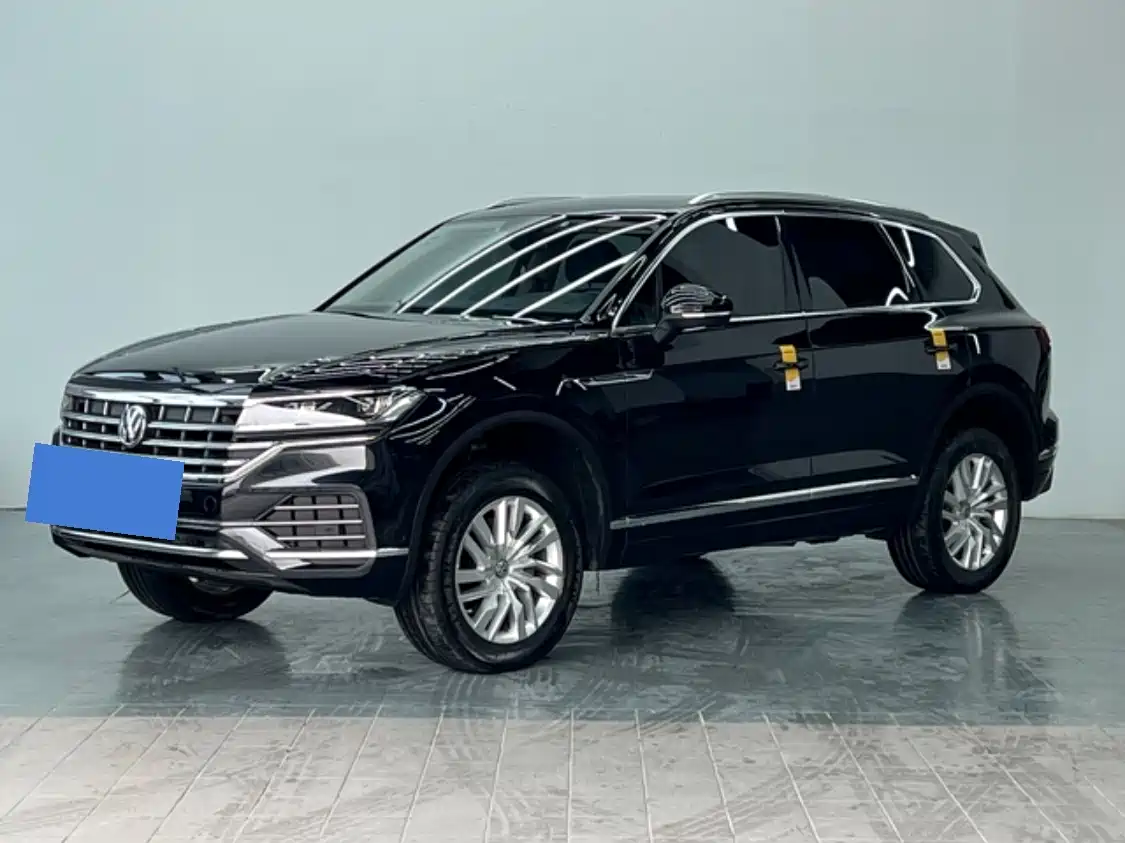 VOLKSWAGEN TOUAREG