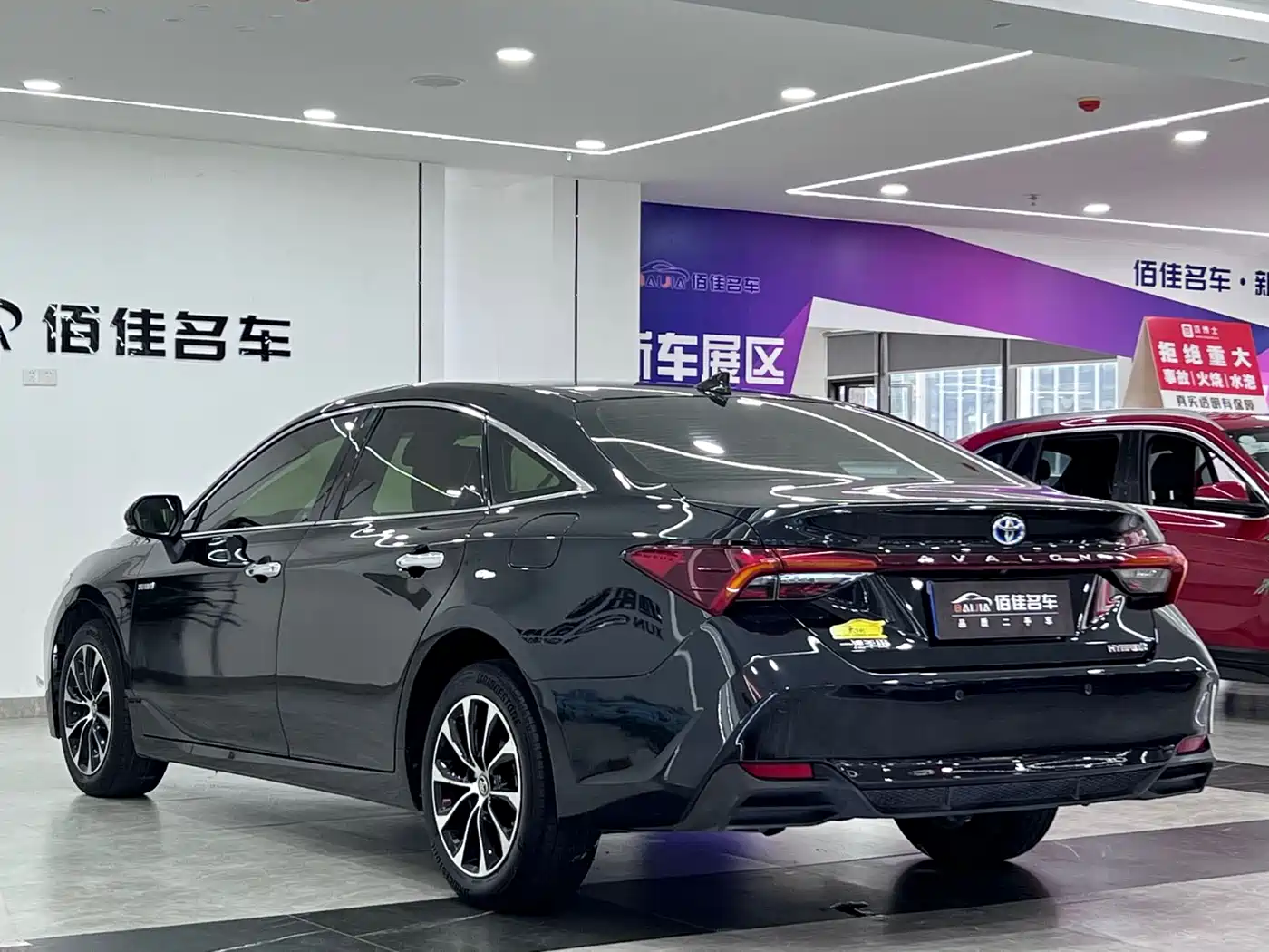 Toyota Avalon 2023 Hybrid 2.5L Luxury Edition фото 7