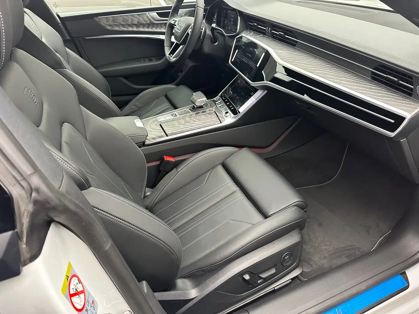 Audi A7 2025 Model 45 TFSI Premium Selection фото 10