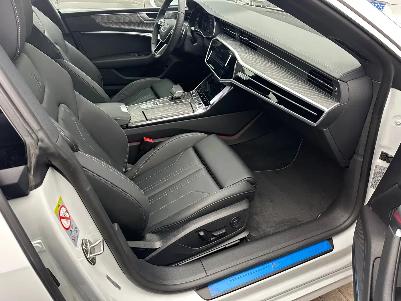 Audi A7 2025 Model 45 TFSI Premium Selection фото 19