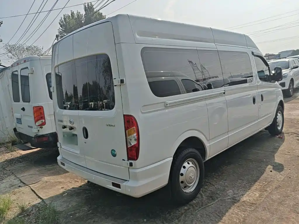 SAIC Maxus Xintu V80 2025 2025 PRO Aoyun 2.0T Manual Long Wheelbase Medium Roof 6/7/8/9-Seater