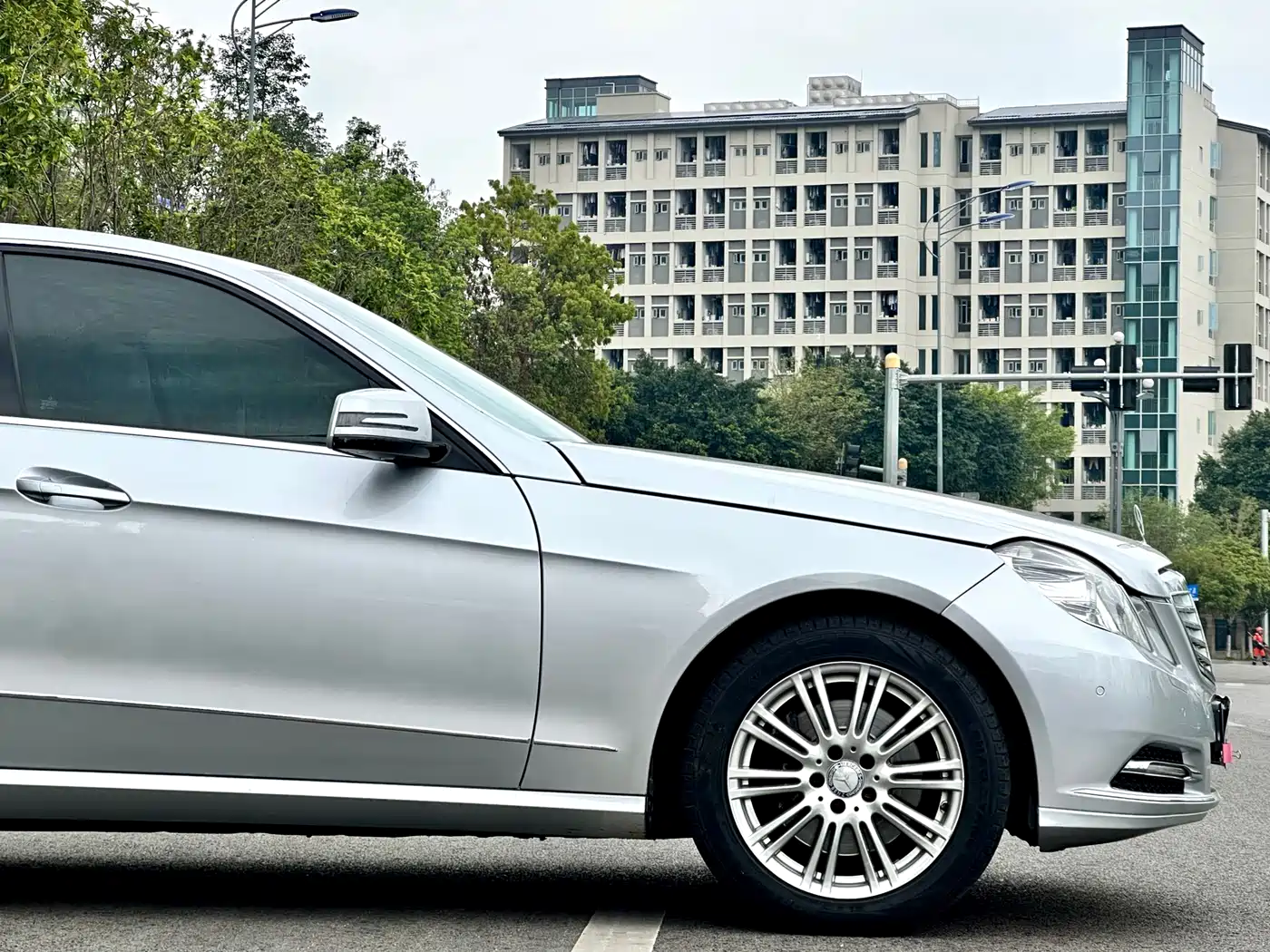 Mercedes-Benz E-Class 2012 E 300 L Elegance Model фото 6