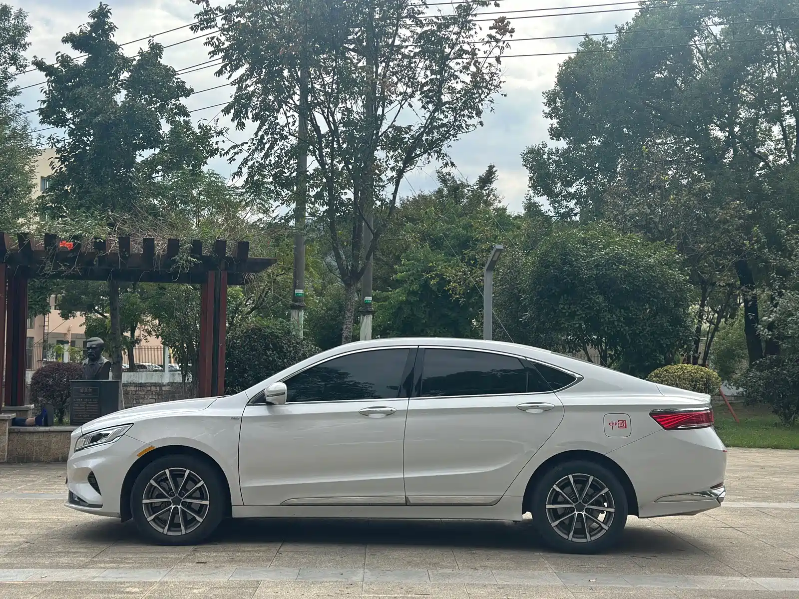 Фото 4 - Geely Borui