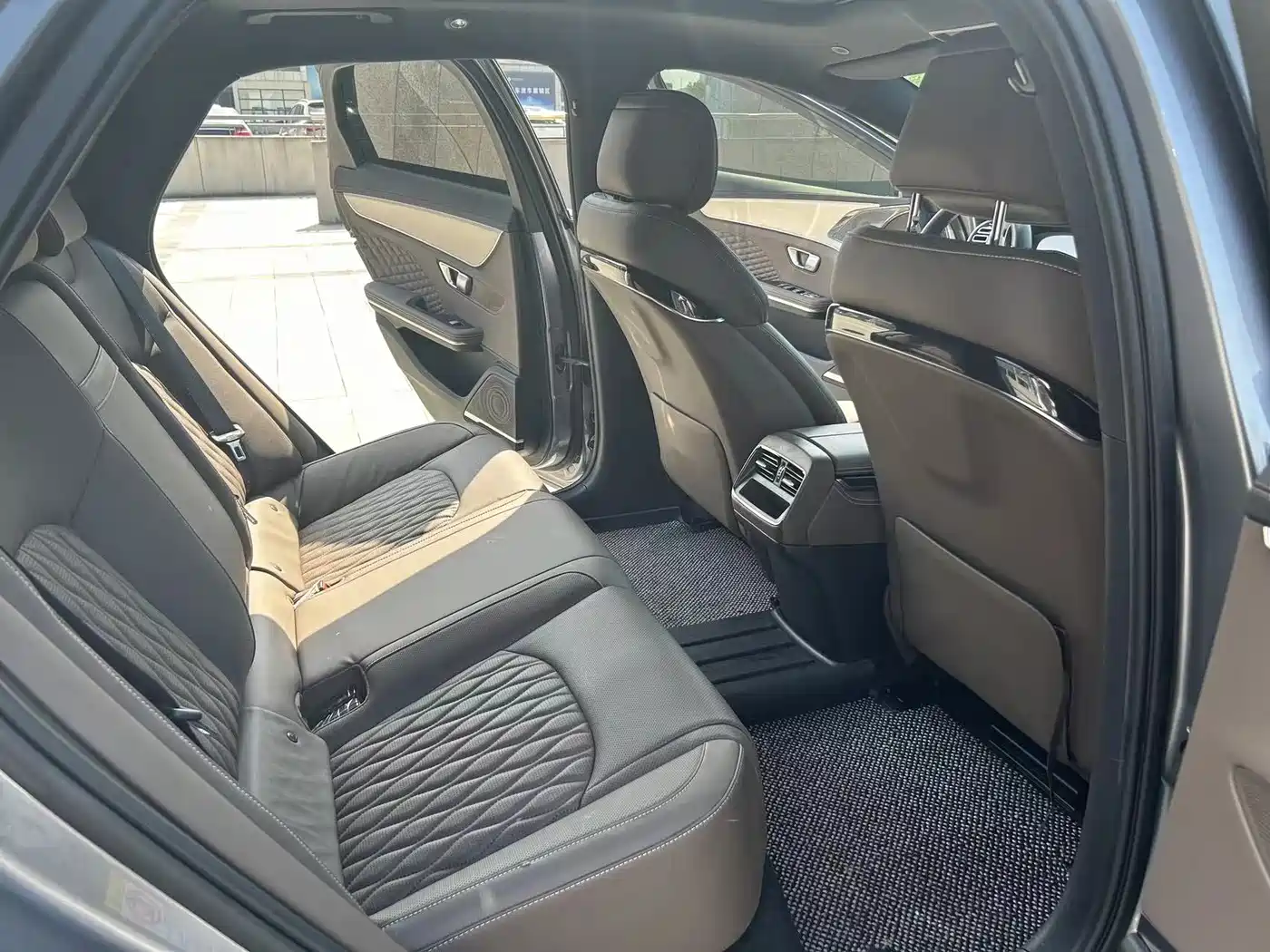 BYD Han 2022 DM-i 121KM Premium фото 10