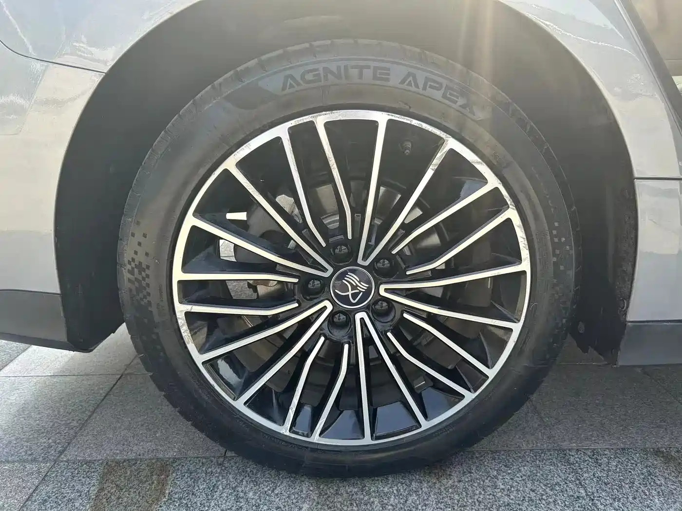 BYD Han 2022 DM-i 121KM Premium фото 17