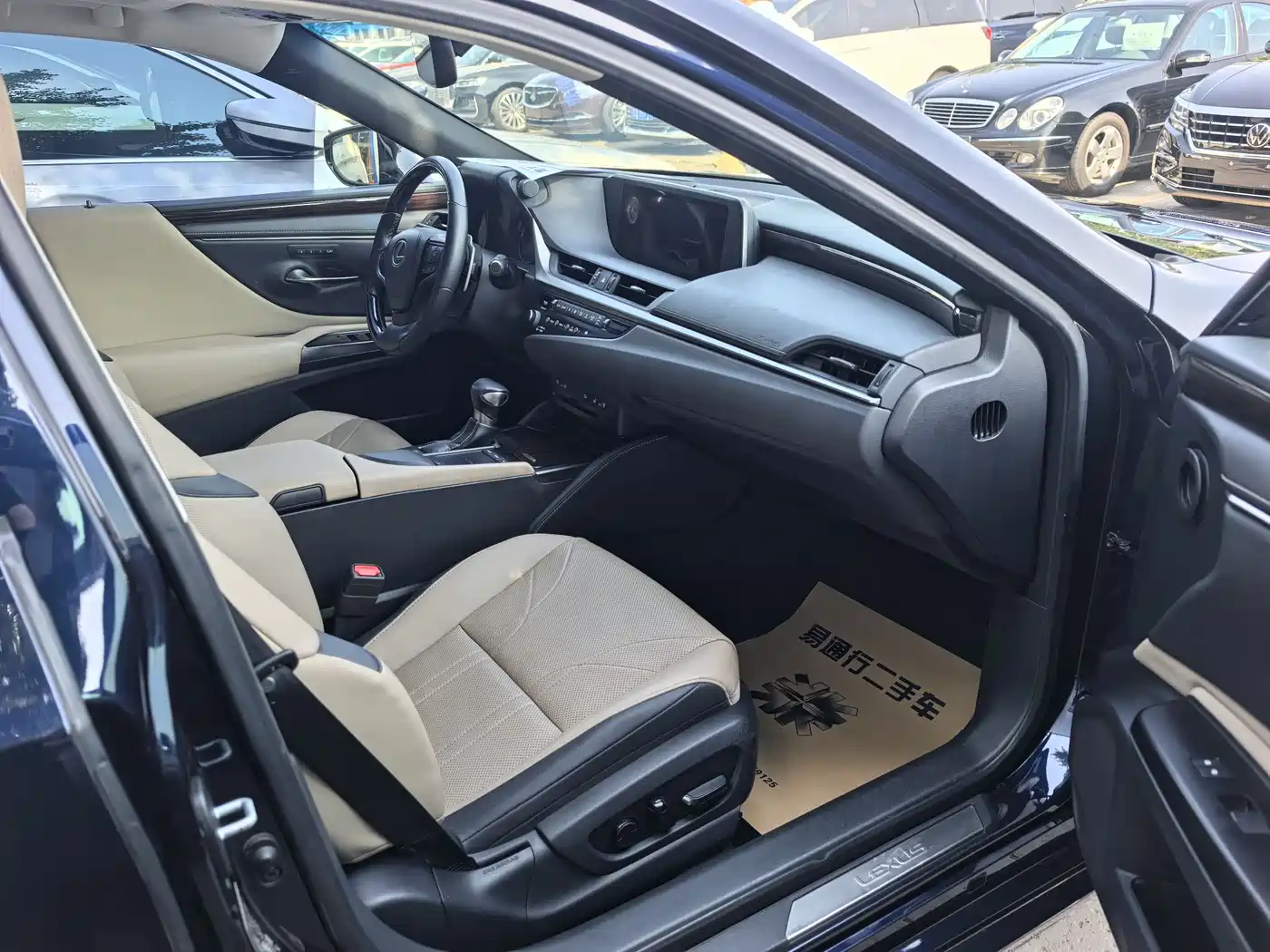 Lexus ES 2018 300h Premium Edition China V фото 6