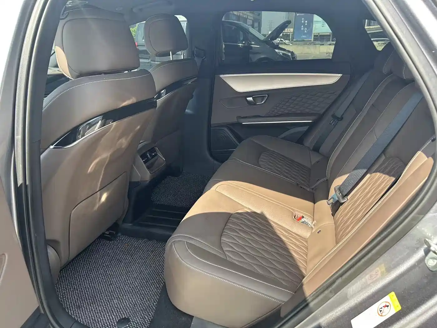 BYD Han 2022 DM-i 121KM Premium фото 9