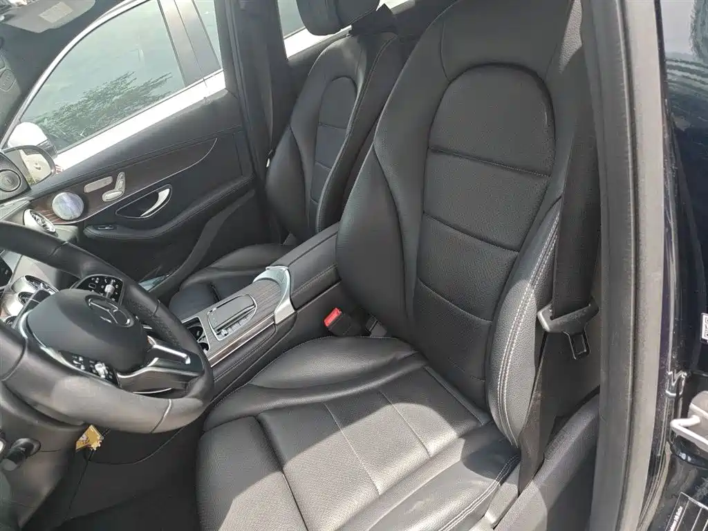 MERCEDES-BENZ GLC