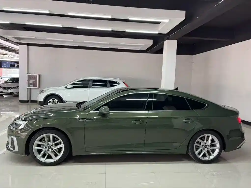 Photo 5 - Audi A5 (Import)