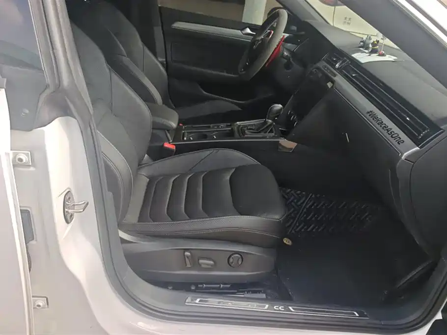 Volkswagen FAW-Volkswagen CC 2019 330TSI Charm Edition China VI фото 8