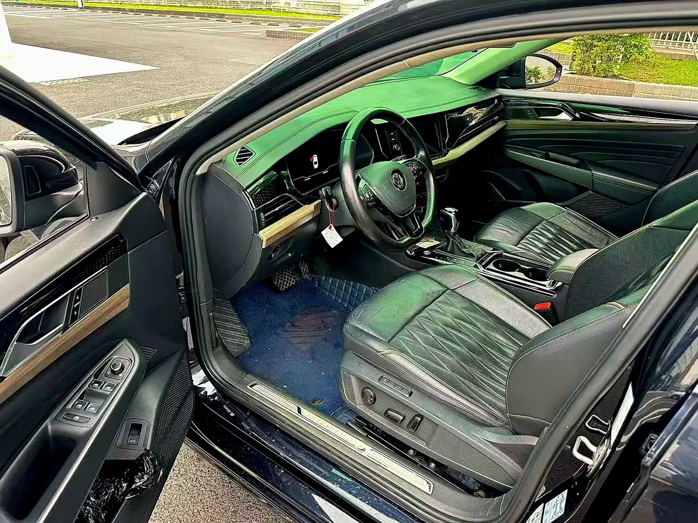 Volkswagen Passat 2019 330TSI Luxury Edition China VI фото 4