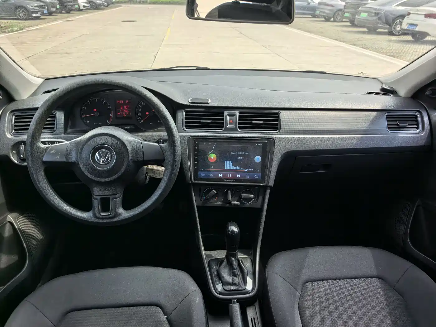 Volkswagen Santana 2013 1.6L Automatic Trend Edition фото 6