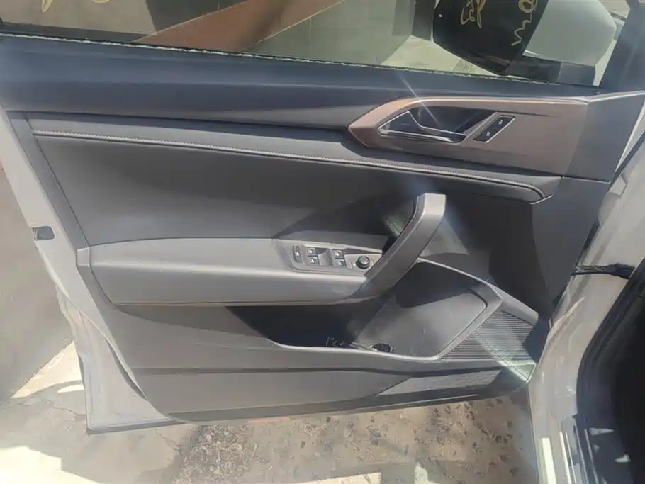 Volkswagen Tharu 2021 280TSI 2WD Luxury Plus фото 7